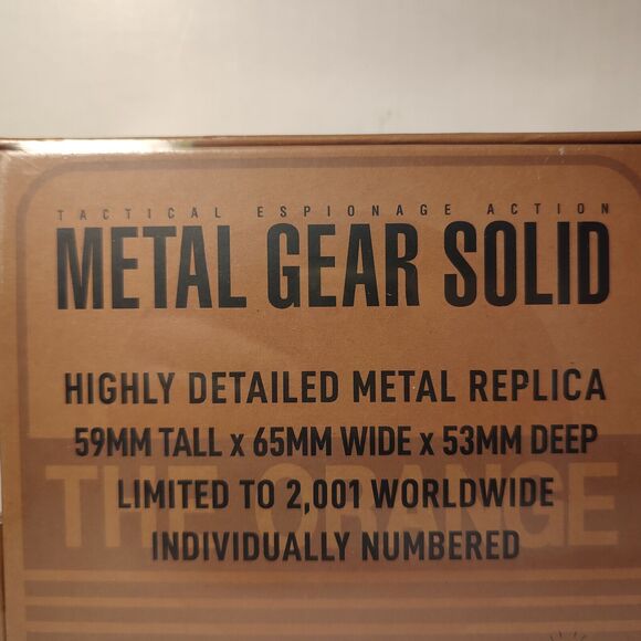 Metal Gear Solid 2 Cardboard Box The Orange Metal Box Limited Edition - Picture 2 of 6